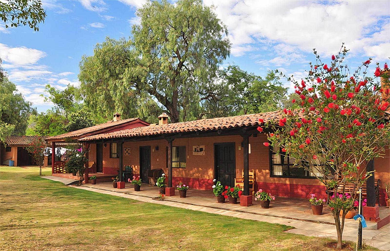 Villa Patzcuaro Garden Hotel&RV Park Exterior foto