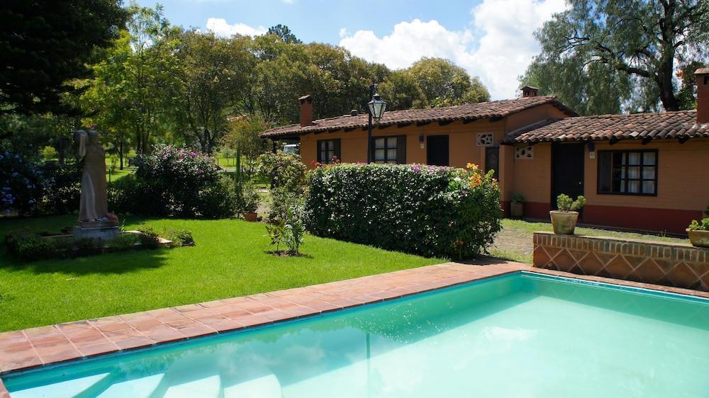Villa Patzcuaro Garden Hotel&RV Park Exterior foto